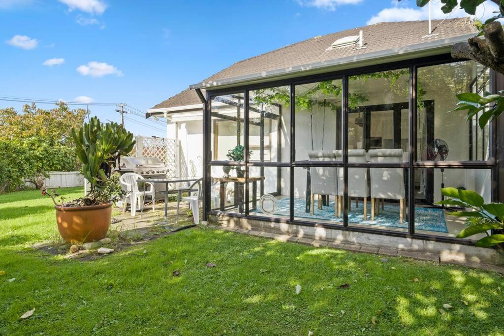 Not Usually Available - Lucky U! Auckland Exterior foto
